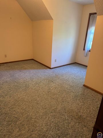 7045 SE 61st St, Tecumseh, KS 66542
