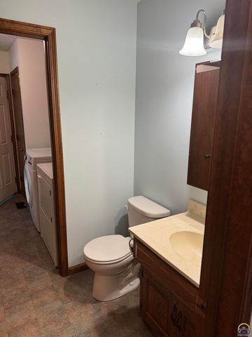 7045 SE 61st St, Tecumseh, KS 66542