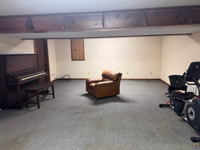 7045 SE 61st St, Tecumseh, KS 66542