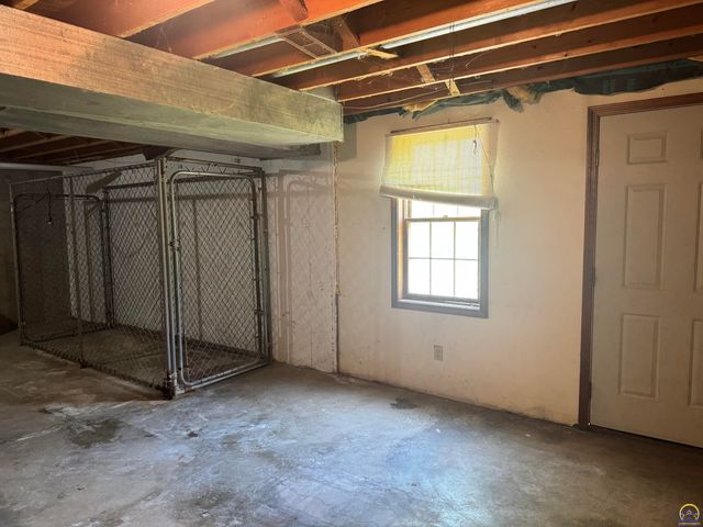 7045 SE 61st St, Tecumseh, KS 66542