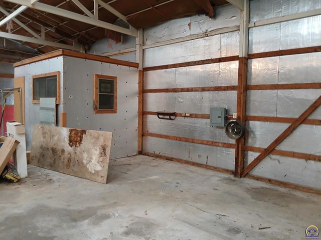 7045 SE 61st St, Tecumseh, KS 66542