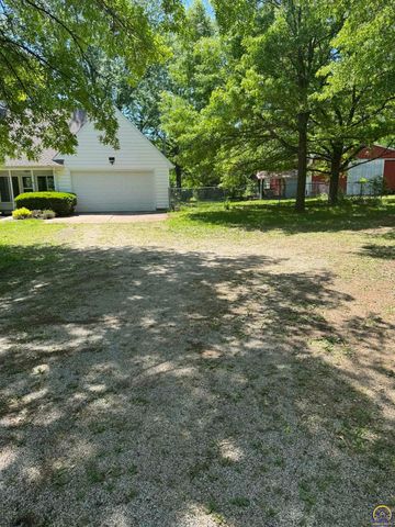 7045 SE 61st St, Tecumseh, KS 66542
