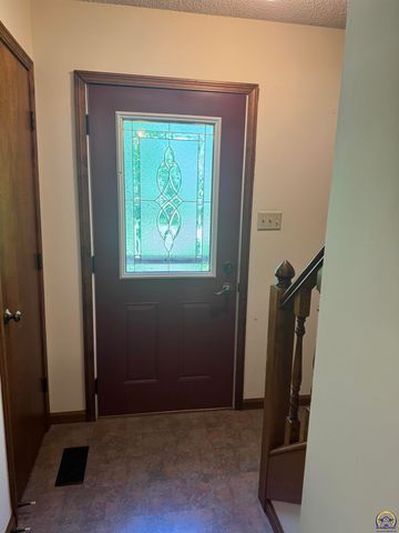7045 SE 61st St, Tecumseh, KS 66542
