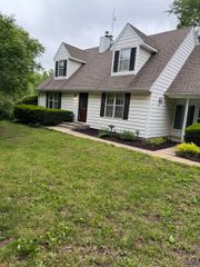 7045 SE 61st St, Tecumseh, KS 66542