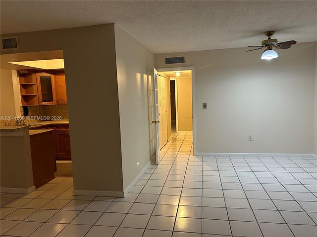 9411 SW 4th St 202, Miami, FL 33174
