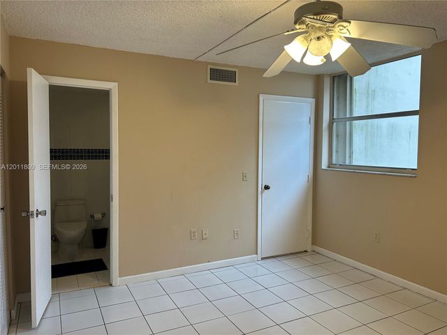 9411 SW 4th St 202, Miami, FL 33174