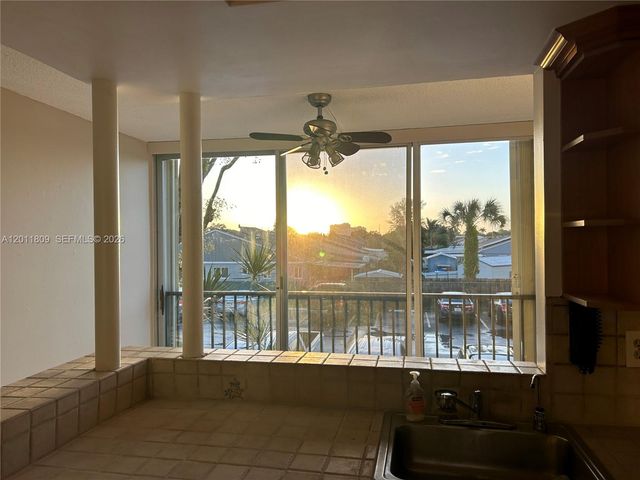 9411 SW 4th St 202, Miami, FL 33174