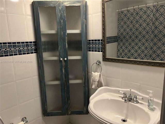 9411 SW 4th St 202, Miami, FL 33174