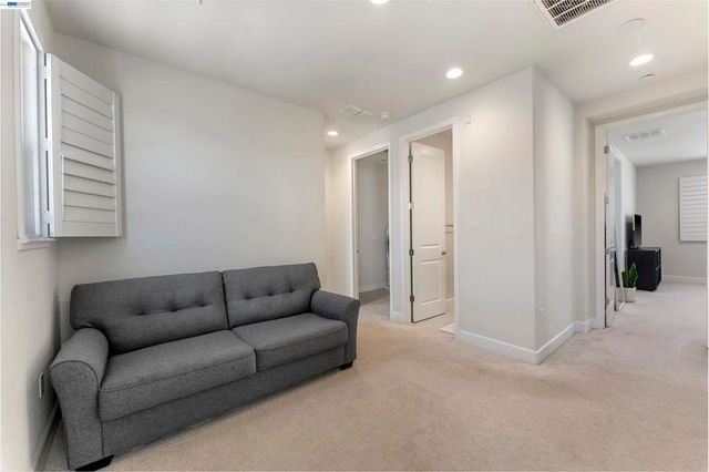 1631 Wonderland Way, Hayward, CA 94545