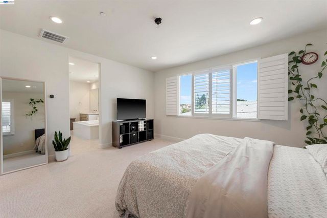 1631 Wonderland Way, Hayward, CA 94545
