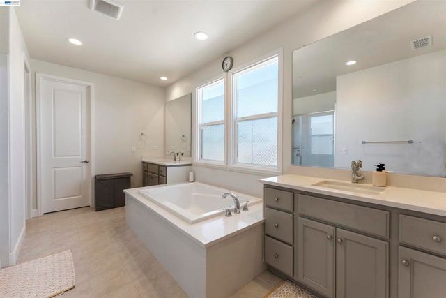 1631 Wonderland Way, Hayward, CA 94545