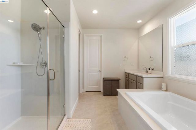 1631 Wonderland Way, Hayward, CA 94545
