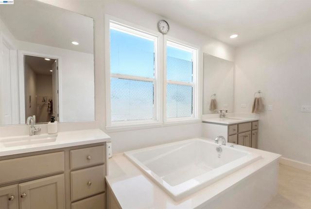 1631 Wonderland Way, Hayward, CA 94545