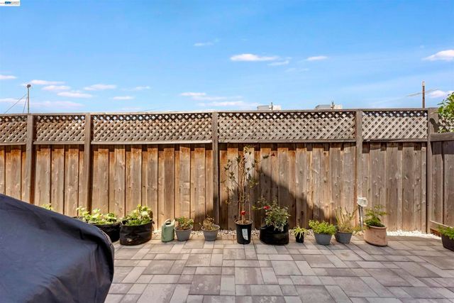 1631 Wonderland Way, Hayward, CA 94545