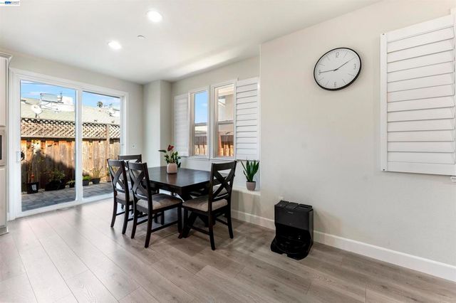 1631 Wonderland Way, Hayward, CA 94545