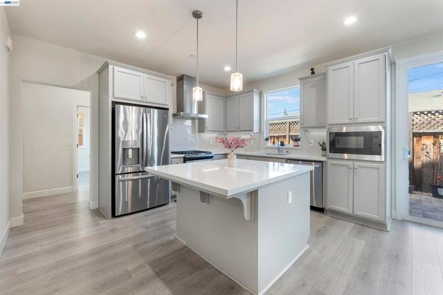 1631 Wonderland Way, Hayward, CA 94545