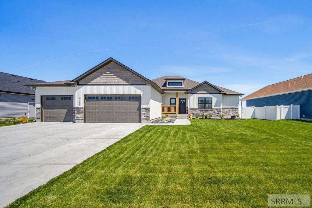 Image 1 of property listing at 902 Jack Ln, Idaho Falls, ID 83402