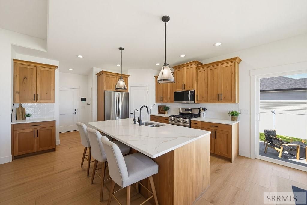 Image 10 of property listing at 902 Jack Ln, Idaho Falls, ID 83402