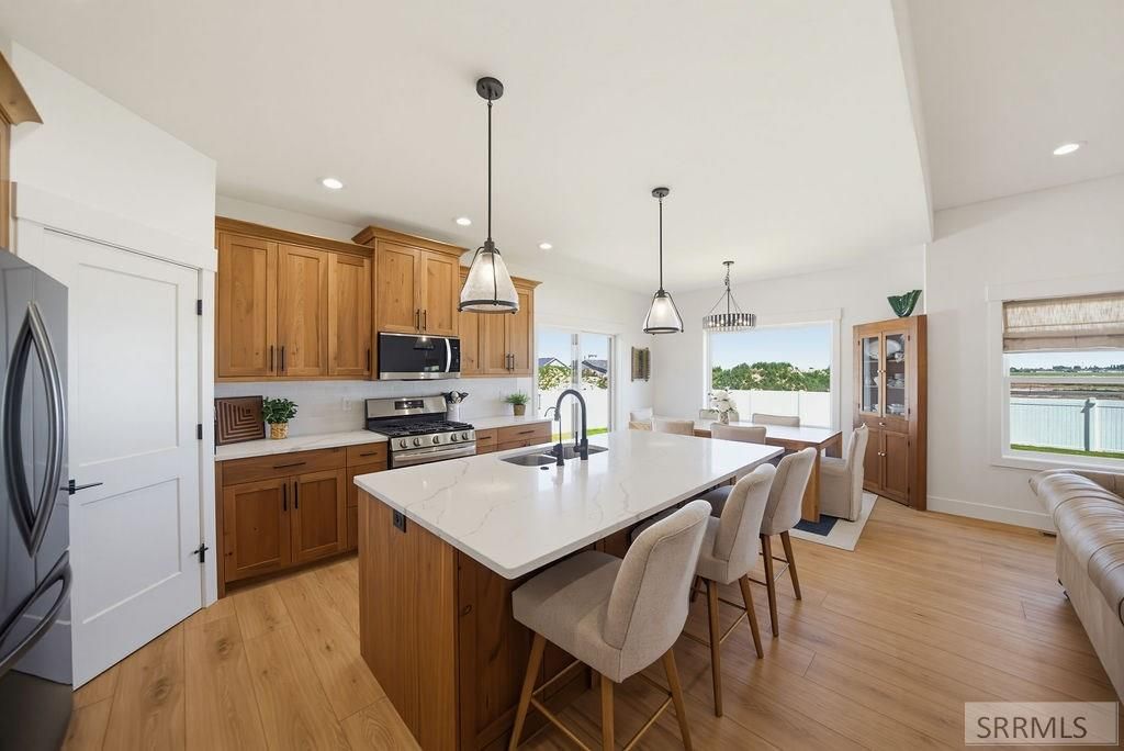 Image 12 of property listing at 902 Jack Ln, Idaho Falls, ID 83402