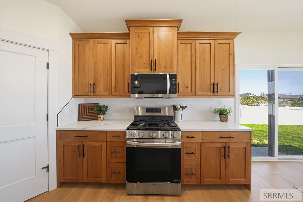Image 9 of property listing at 902 Jack Ln, Idaho Falls, ID 83402