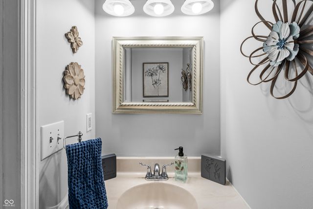 9135 Rymark Drive, Indianapolis, IN 46250