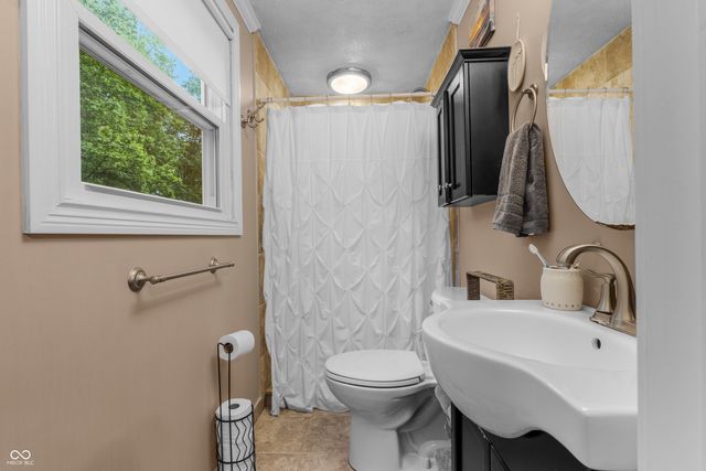 9135 Rymark Drive, Indianapolis, IN 46250