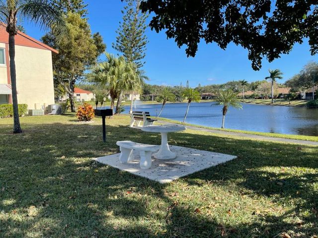 4988 Sable Pine Circle D1, West Palm Beach, FL 33417