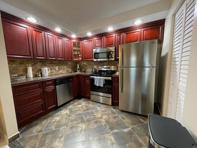 4988 Sable Pine Circle D1, West Palm Beach, FL 33417