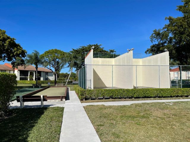 4988 Sable Pine Circle D1, West Palm Beach, FL 33417