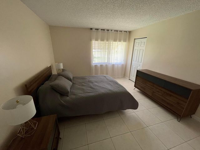 4988 Sable Pine Circle D1, West Palm Beach, FL 33417