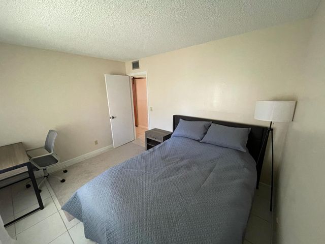 4988 Sable Pine Circle D1, West Palm Beach, FL 33417