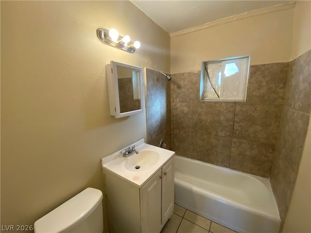 230 BOSTON Avenue 3, Las Vegas, NV 89102