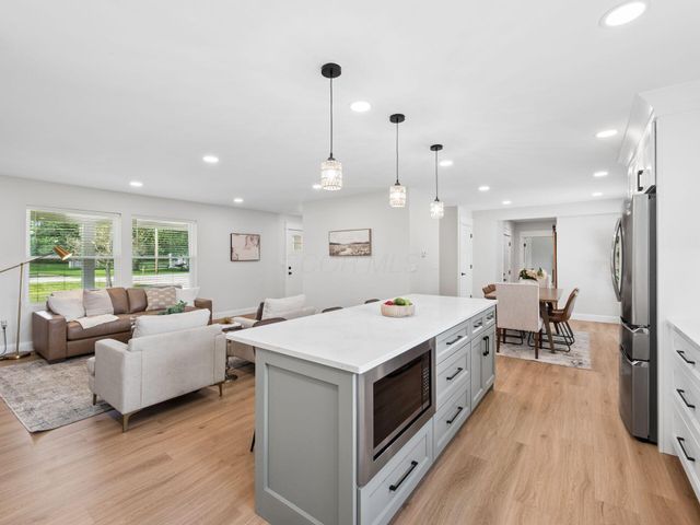 6425 Liberty Road N, Powell, OH 43065