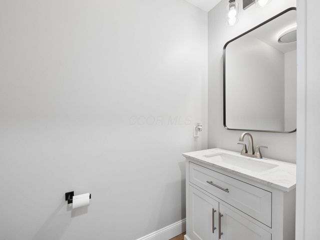 6425 Liberty Road N, Powell, OH 43065