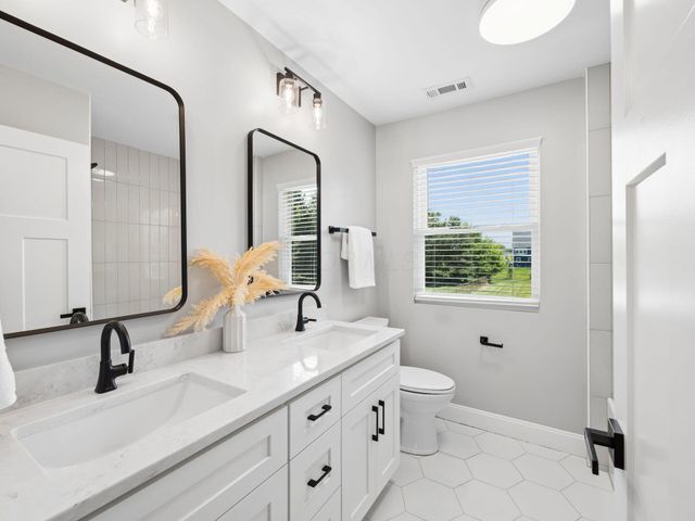 6425 Liberty Road N, Powell, OH 43065