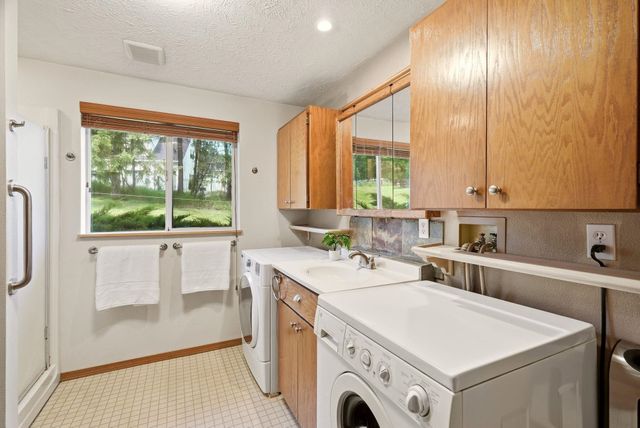 11517 N Kathy Dr, Spokane, WA 99218
