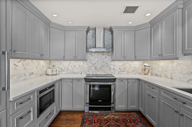 197 8th St 307, Boston, MA 02129