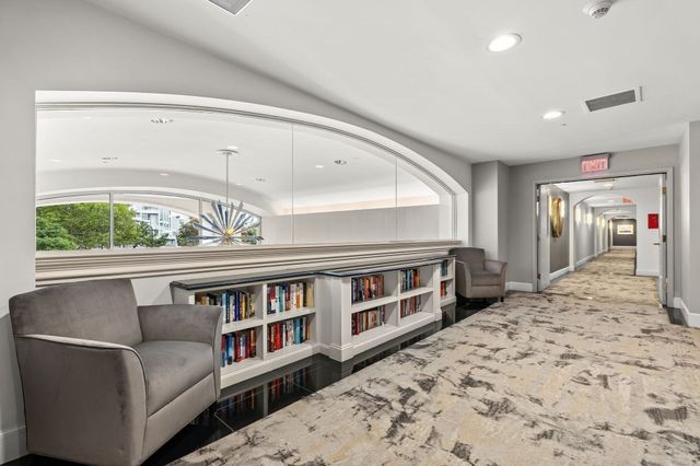197 8th St 307, Boston, MA 02129