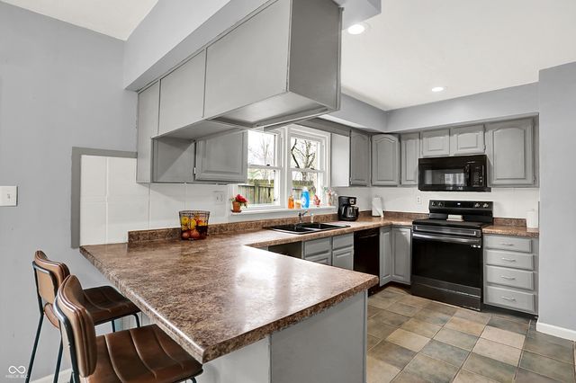 11021 N Paddock Road S, Mooresville, IN 46158