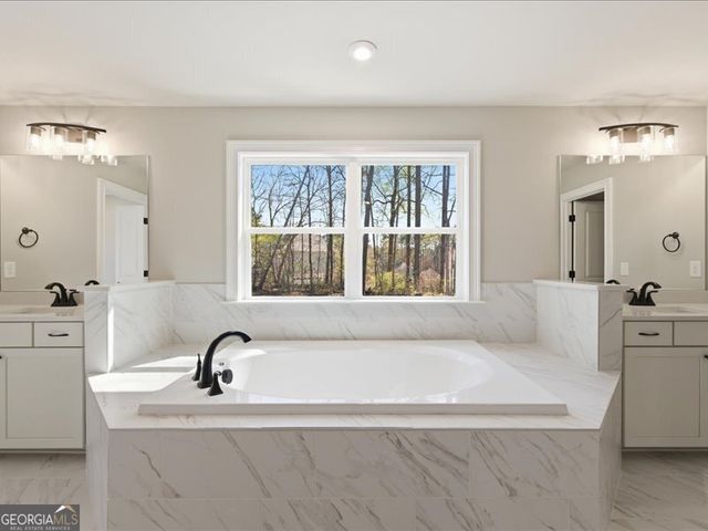 1090 Low Water Crossing NW, Acworth, GA 30101