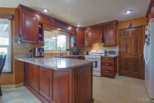 2113 Beech Cove, Ohio Twp, OH 45157