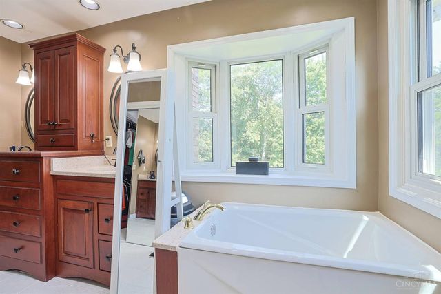 2113 Beech Cove, Ohio Twp, OH 45157