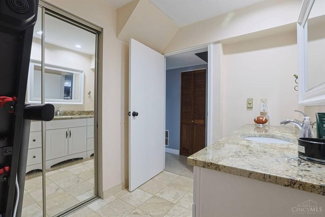 2113 Beech Cove, Ohio Twp, OH 45157