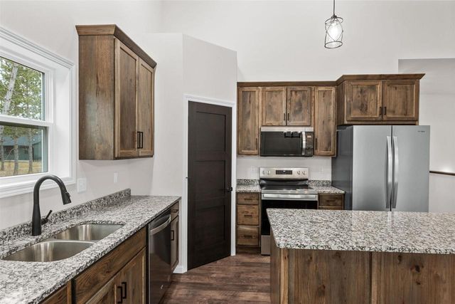 316 Timberline Court, Nekoosa, WI 54457