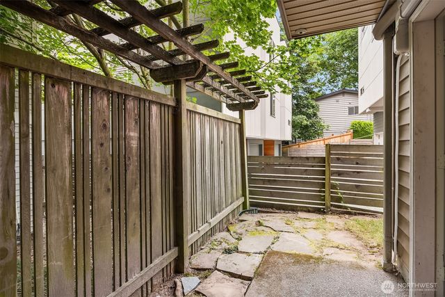 3300 B Government Way, Seattle, WA 98199