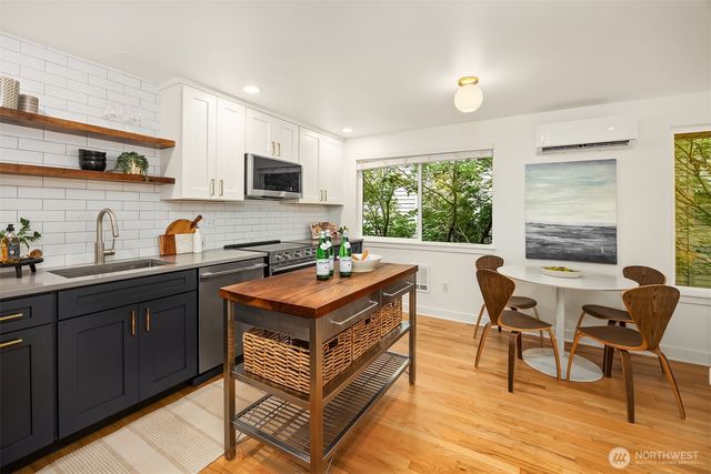 3300 B Government Way, Seattle, WA 98199