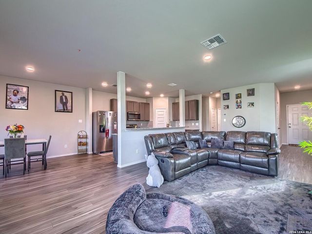 5011 Sandstone Way, San Antonio, TX 78222