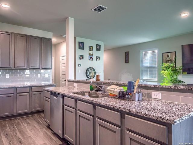 5011 Sandstone Way, San Antonio, TX 78222