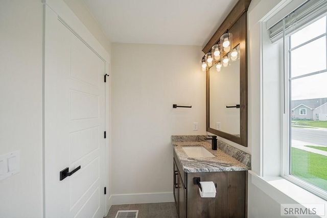 184 Galena Summit Dr, Idaho Falls, ID 83404