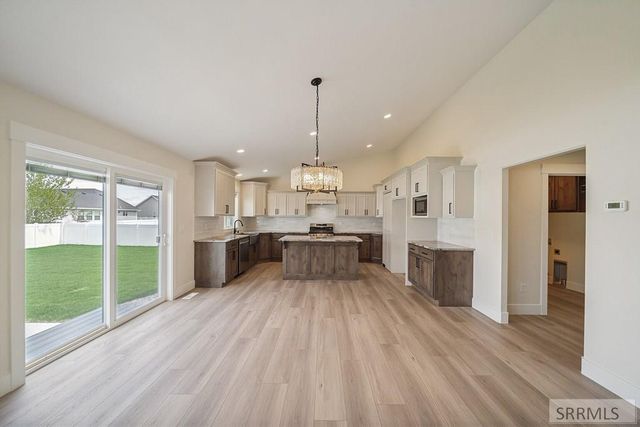 184 Galena Summit Dr, Idaho Falls, ID 83404